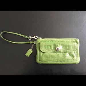 🌸 Coach Genuine Leather Wristlet